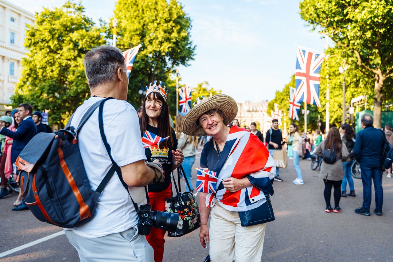 How to Write a CV That Gets You Hired in the UK